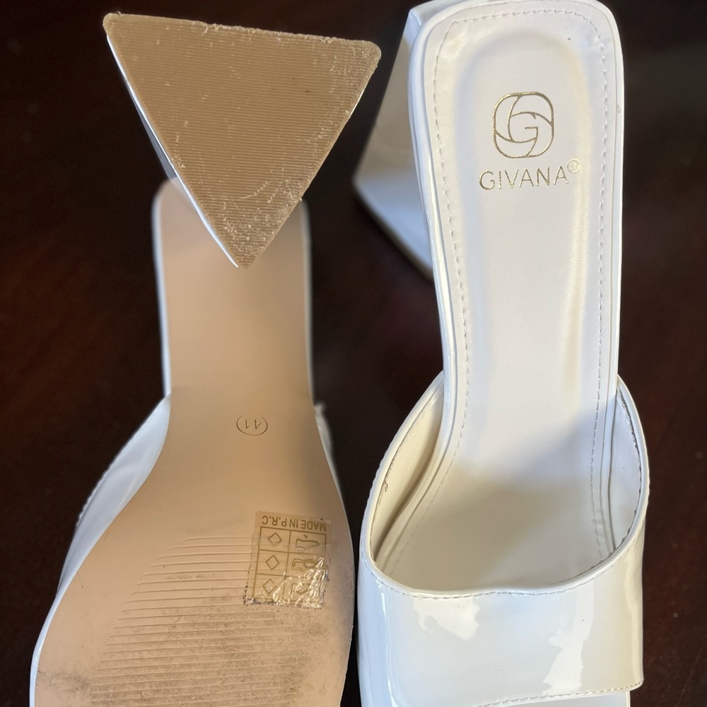 White Givana heeled Sandles